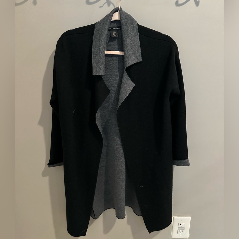 Tahari open cardigan with pockets